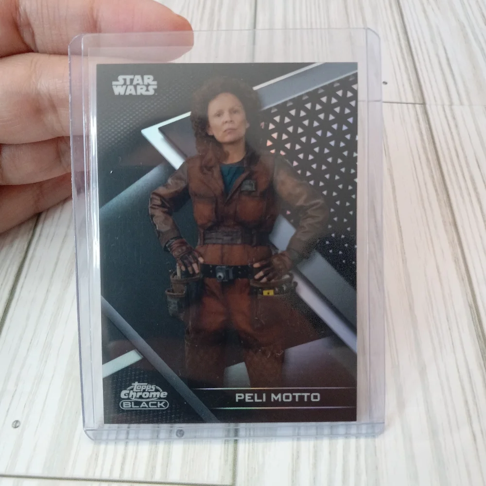 Topps Chrome Black 2022 Star Wars Trading Cards - Picture 2 of 6